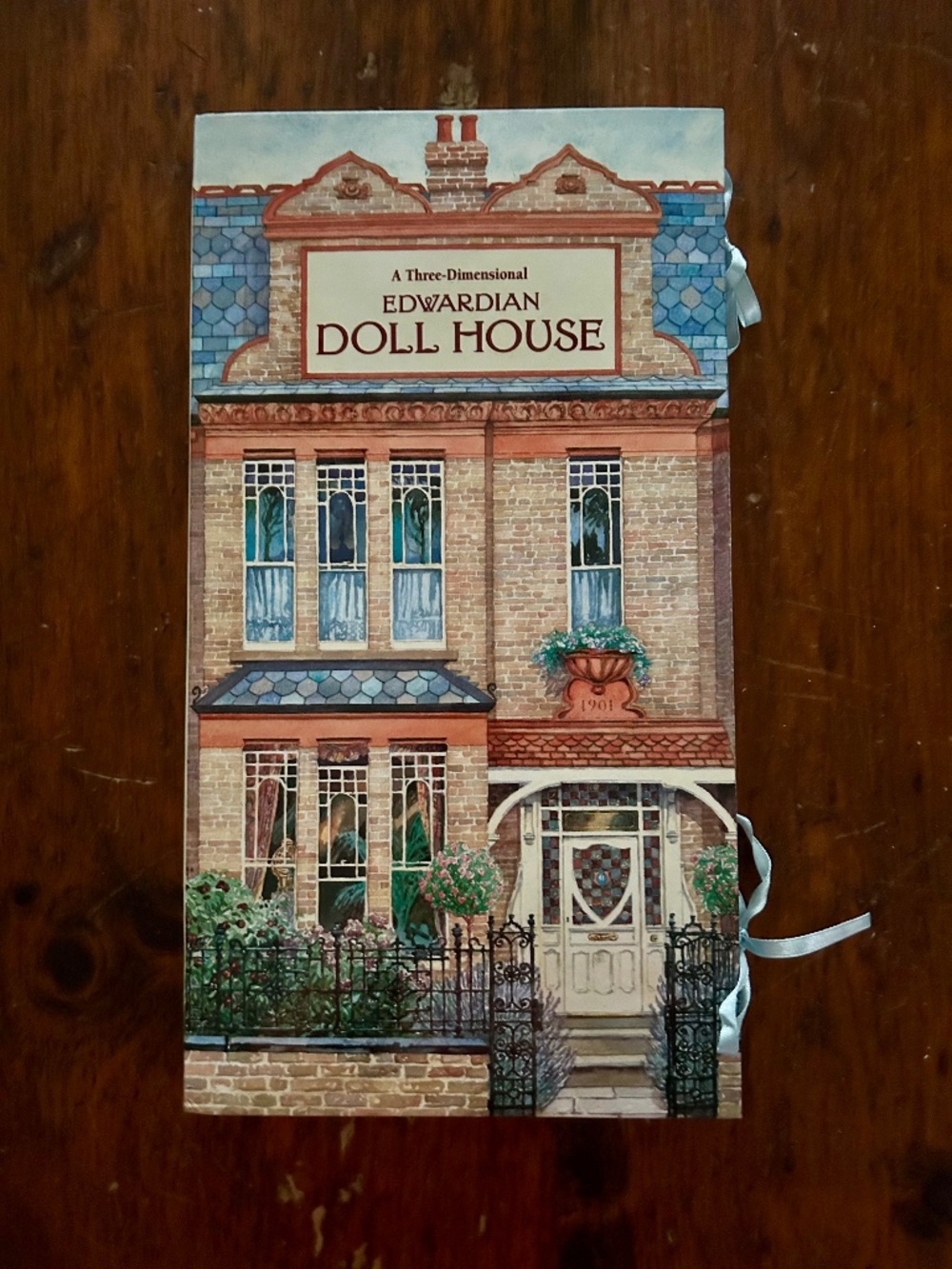 3 Dimensional Edwardian Doll House Book 3-d